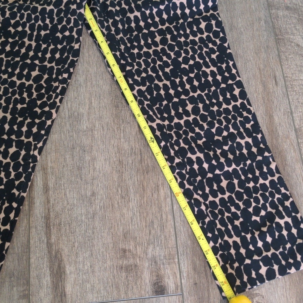 Leopard Capri style pants - Picture 2 of 5